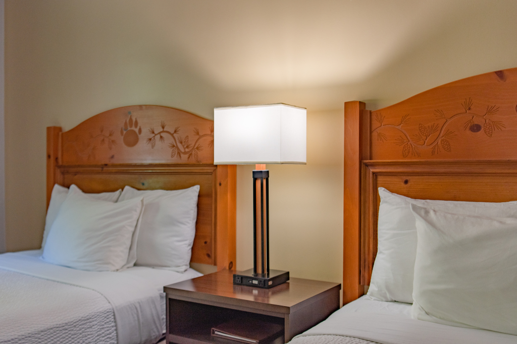 Bear Mountain Inn – Overlook Lodge – Hospitality Room Signs